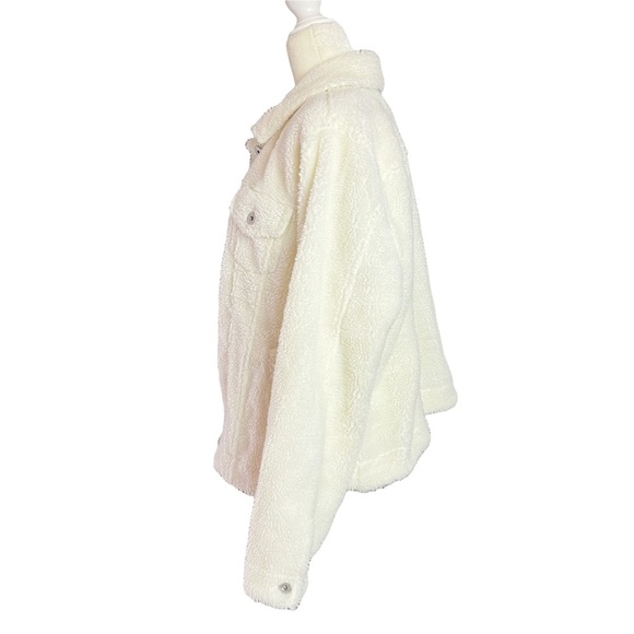 Torrid NWT Trucker Jacket - Faux Shearling White Size 1X Button Front Collared. - Picture 3 of 8